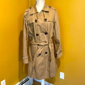 Gap Trenchcoat